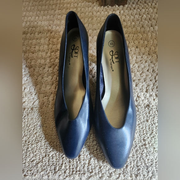 Soft Flexible by Highlights shoes - Picture 2 of 5